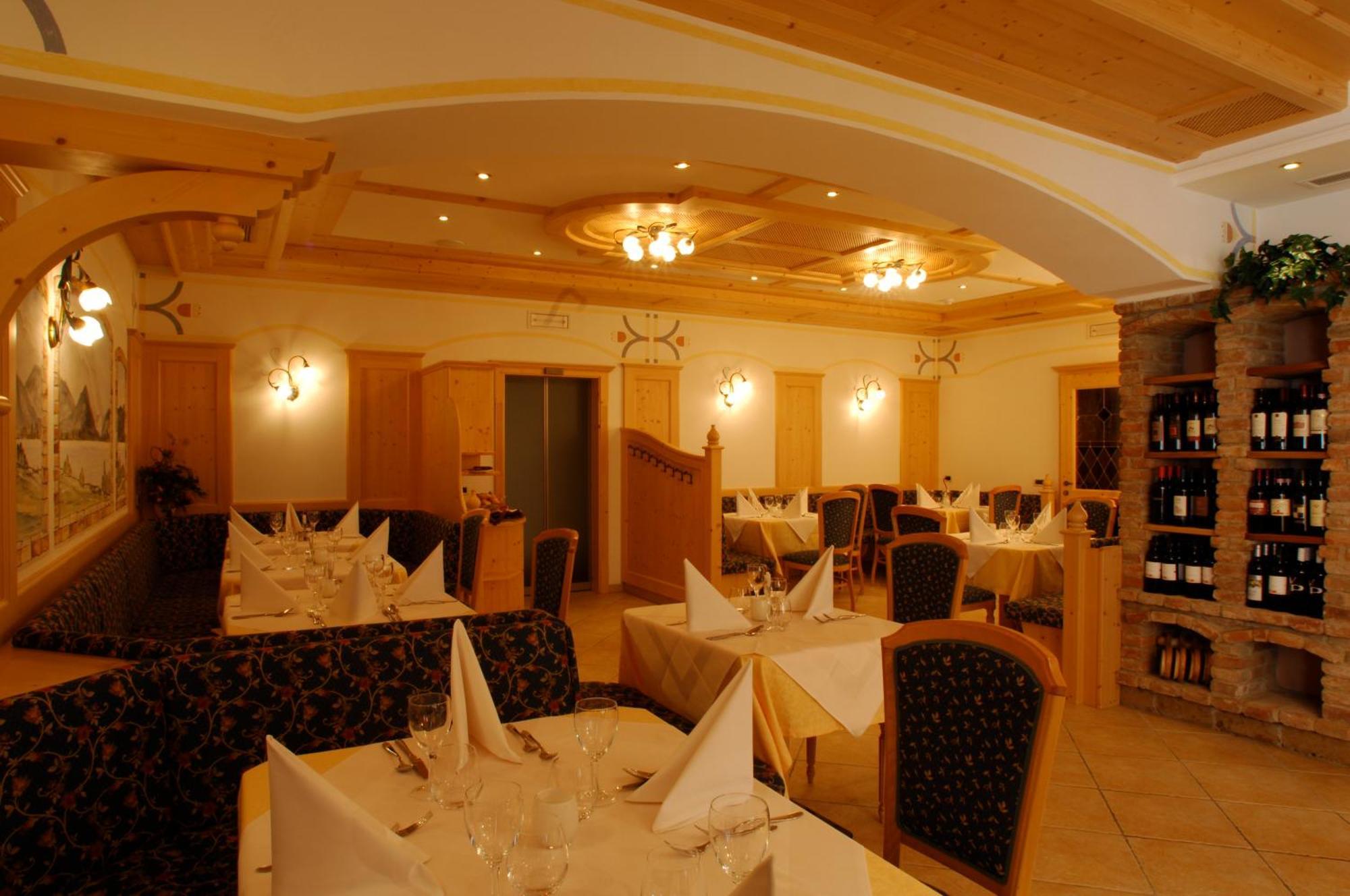 Hotel Falzares Сан Касиано Екстериор снимка