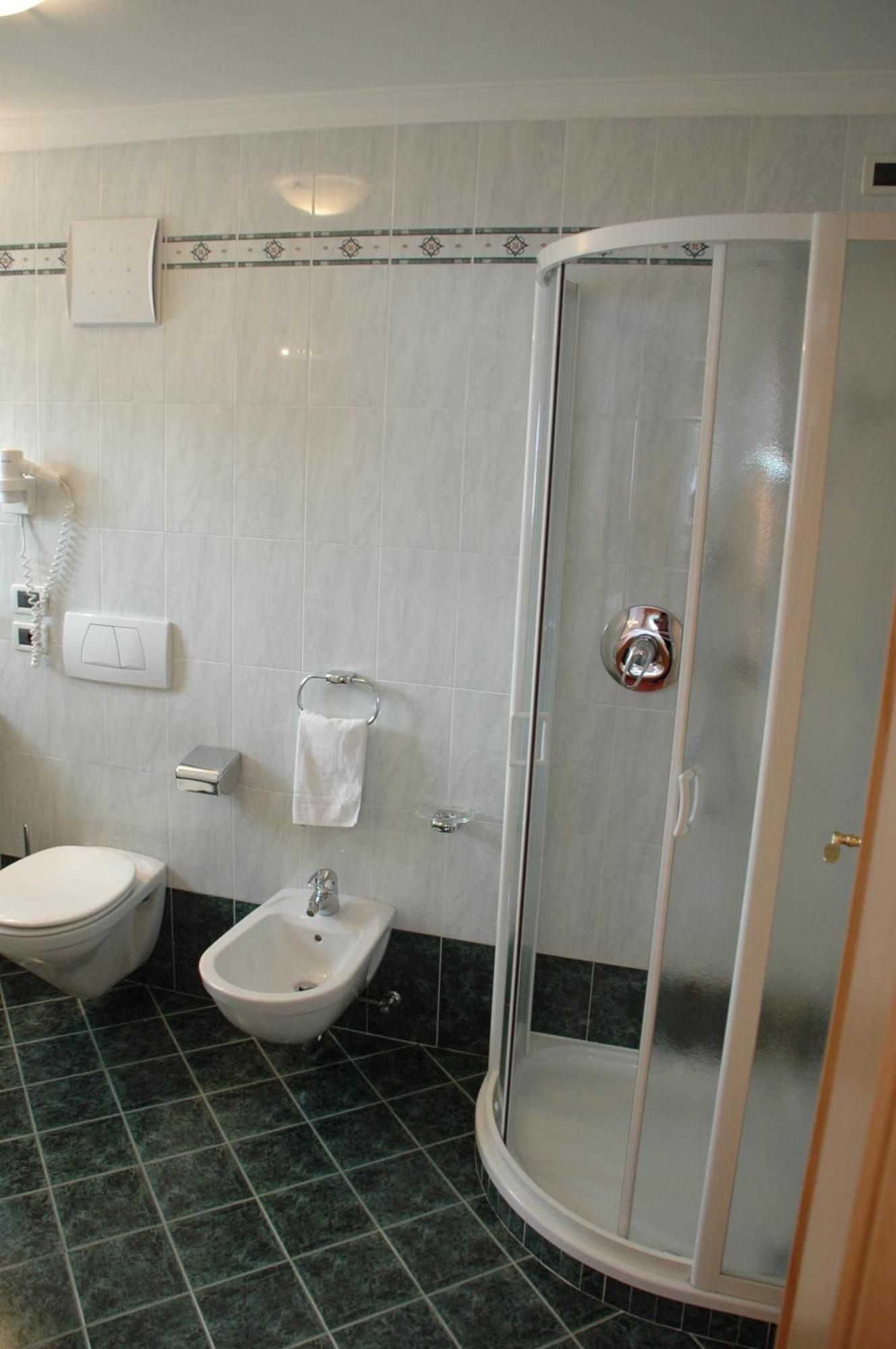 Hotel Falzares Сан Касиано Стая снимка